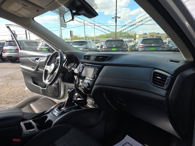 Used 2019 Nissan Rogue SV image 43