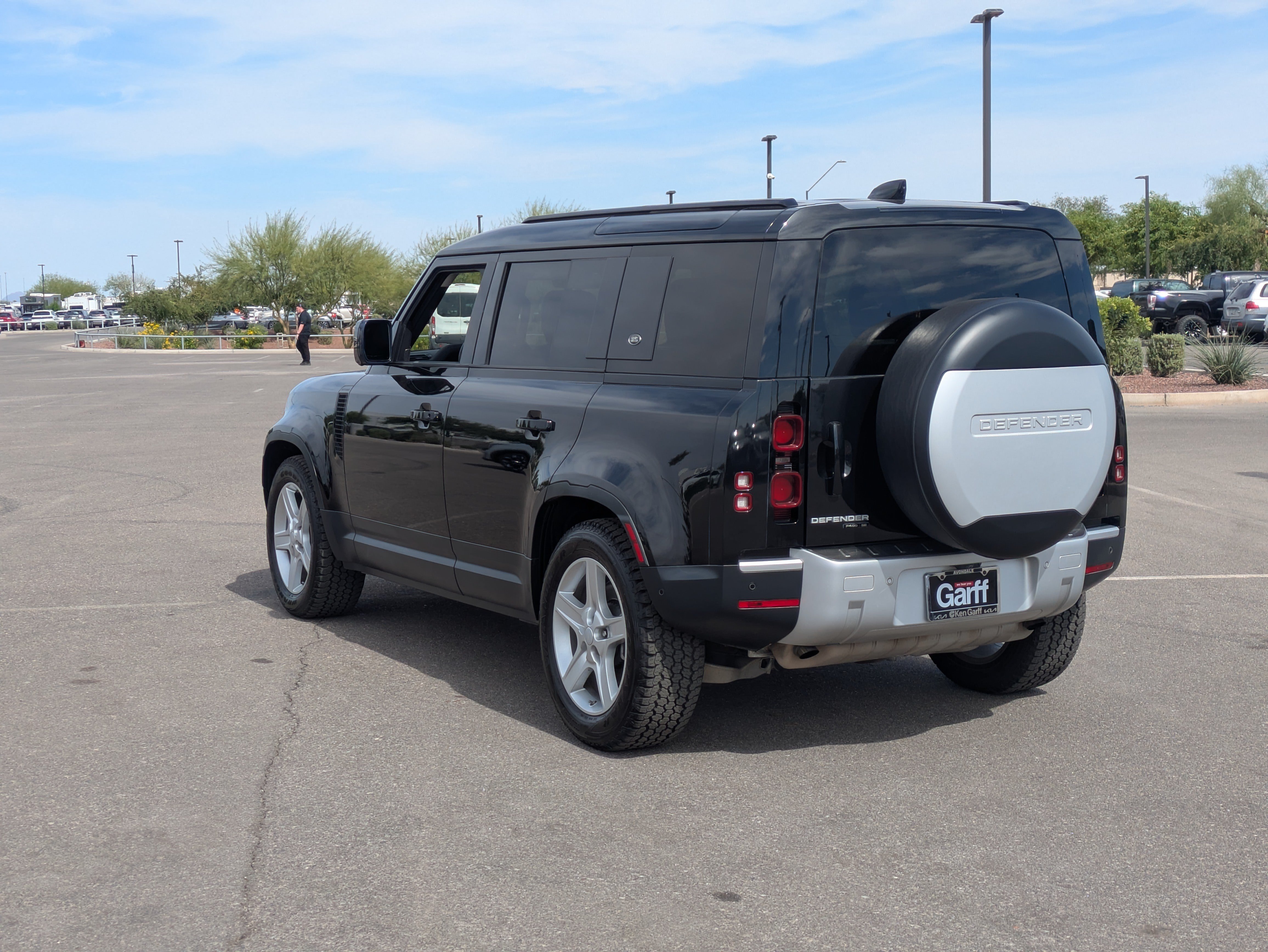 Used 2020 Land Rover Defender 110 SE AWD/4WD image 3