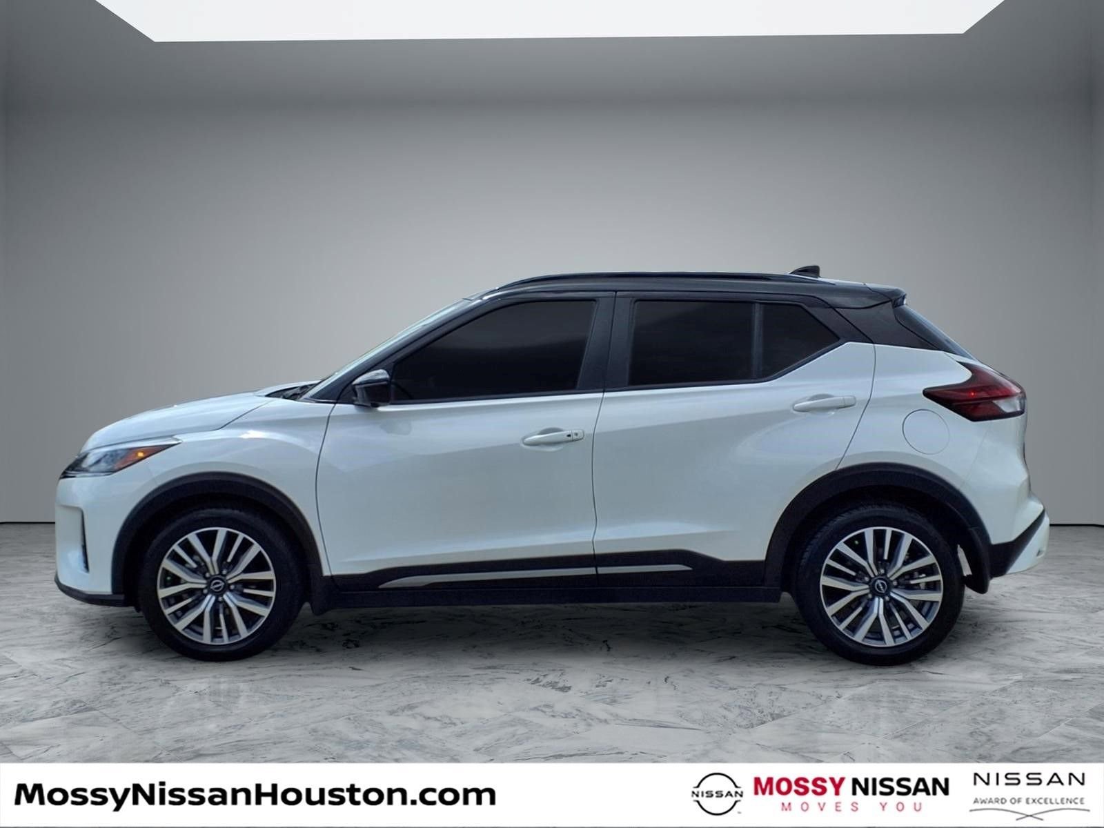 Used 2023 Nissan Kicks SR image 5