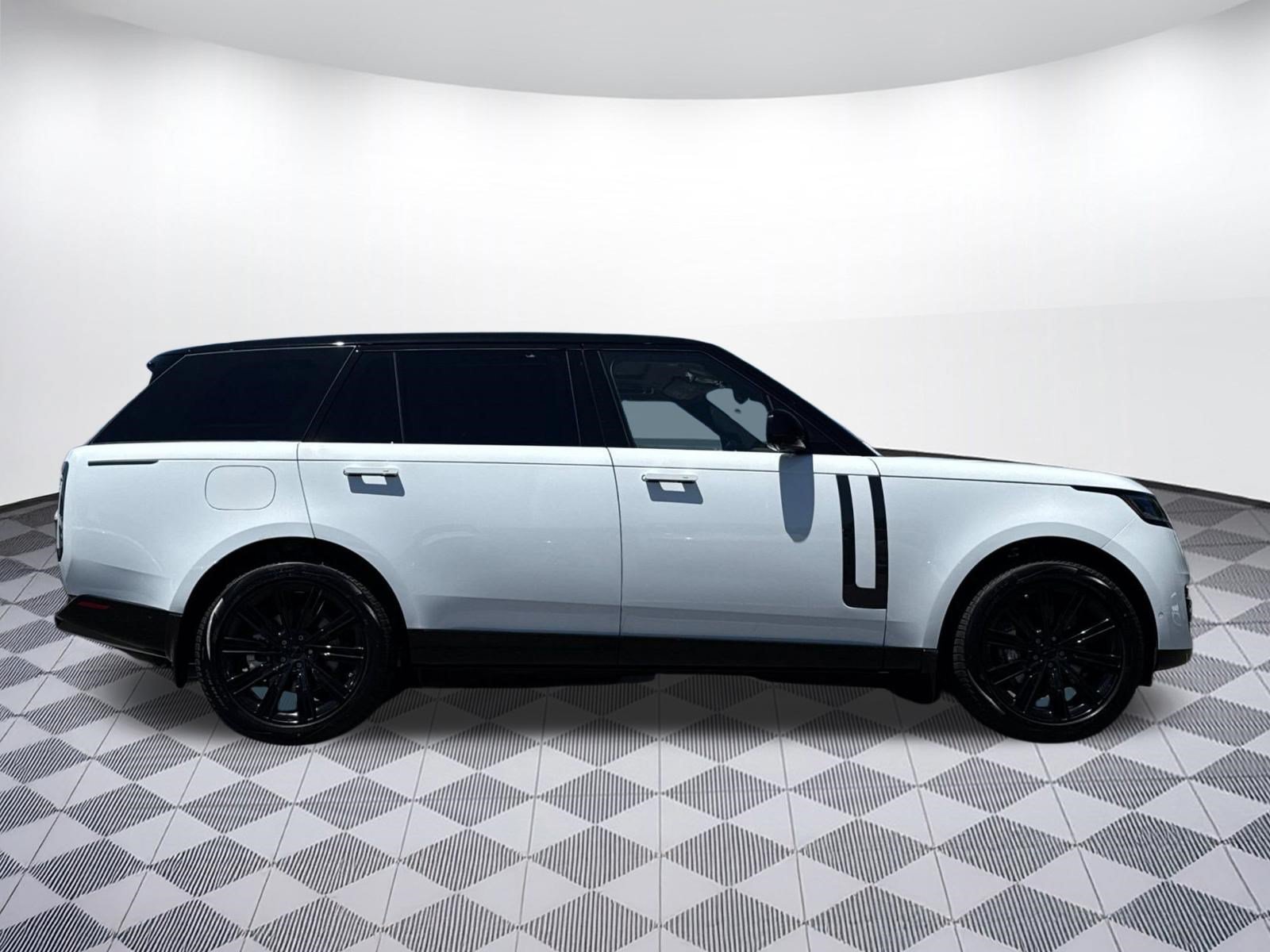 New 2026 Land Rover Range Rover Long Wheelbase SE AWD/4WD image 8