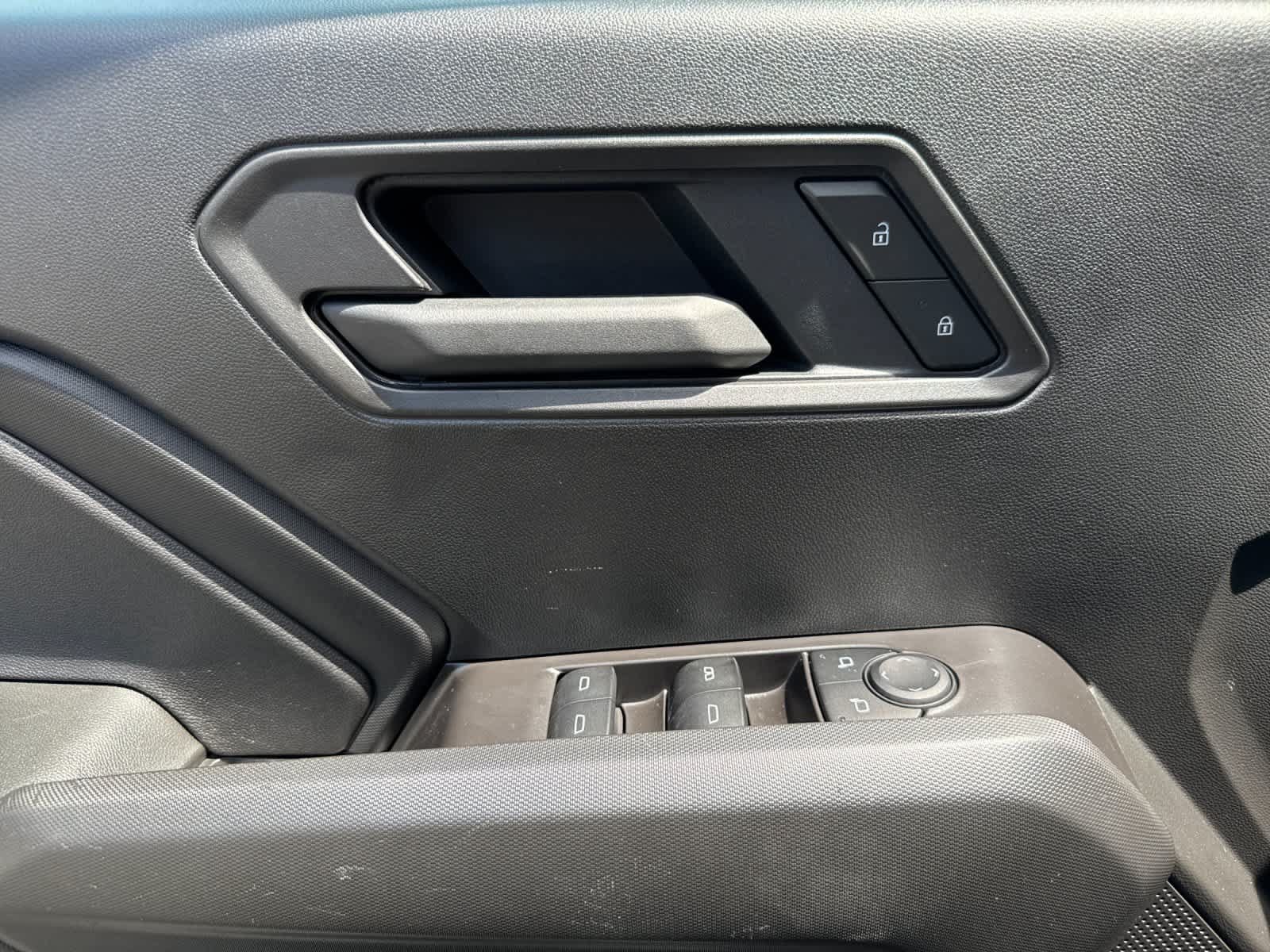 Used 2025 Chevrolet Colorado Trail Boss AWD/4WD image 12
