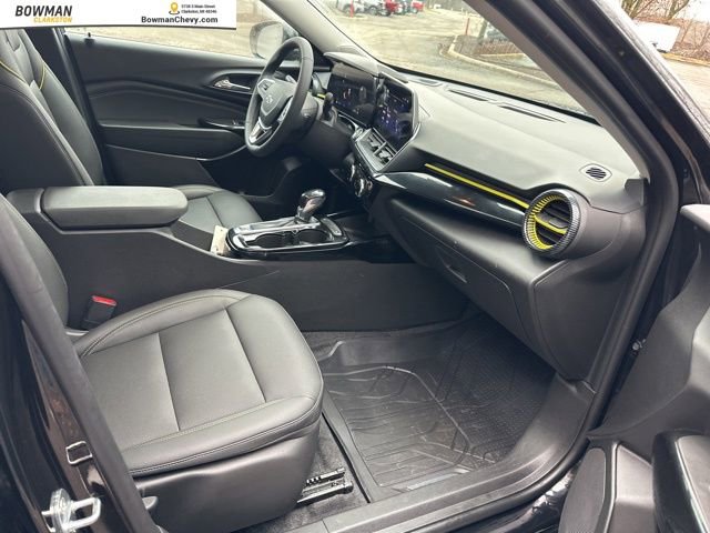 Used 2024 Chevrolet Trax ACTIV w/ Sunroof Package image 29