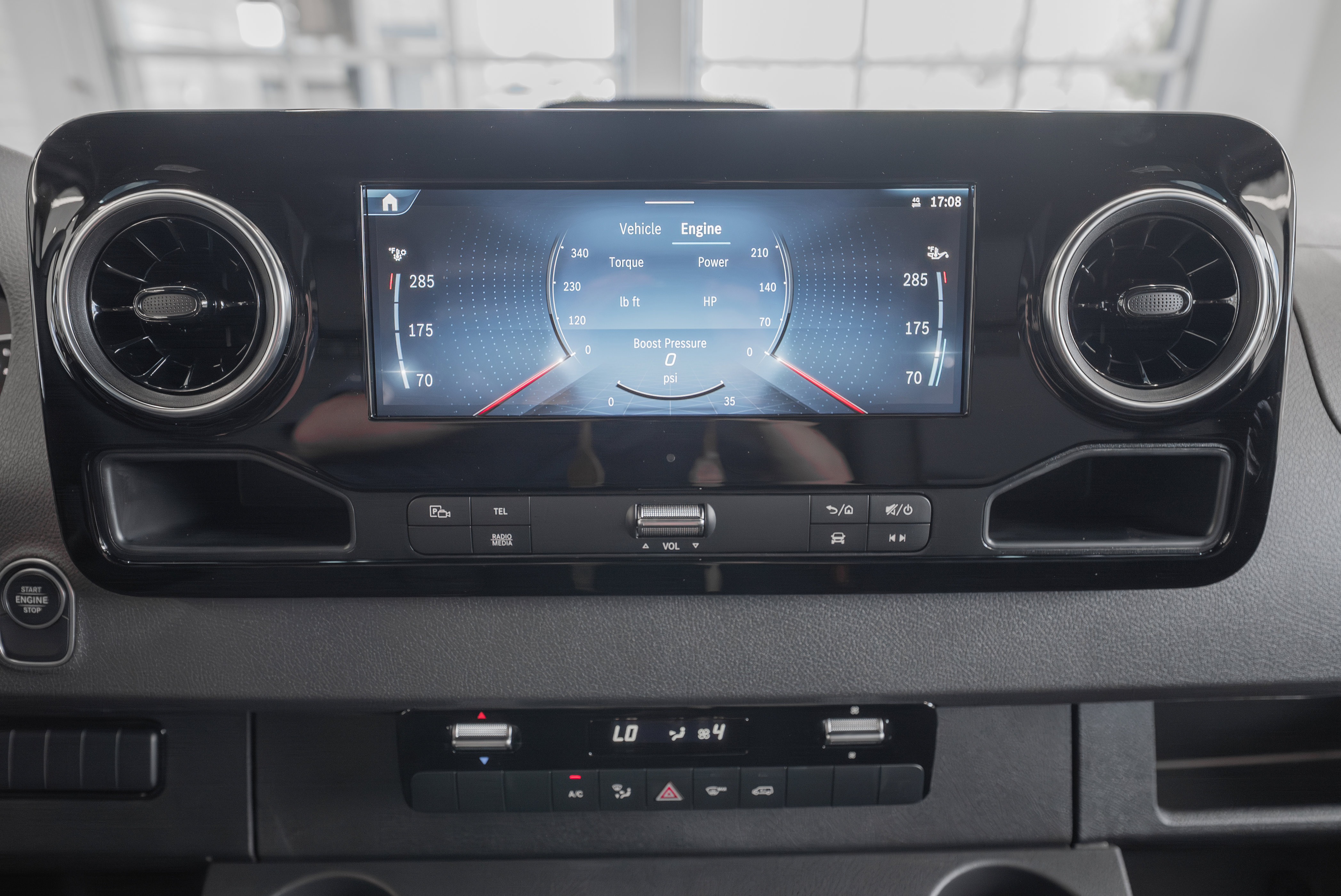 Used 2025 Mercedes-Benz Sprinter 2500 image 19