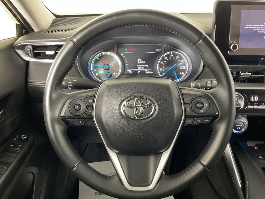 Used 2024 Toyota Venza LE AWD/4WD image 12