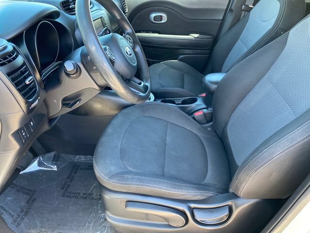 Used 2017 Kia Soul + FWD image 10