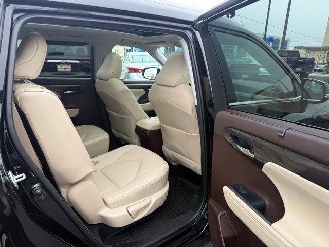 Used 2021 Toyota Highlander Platinum image 13
