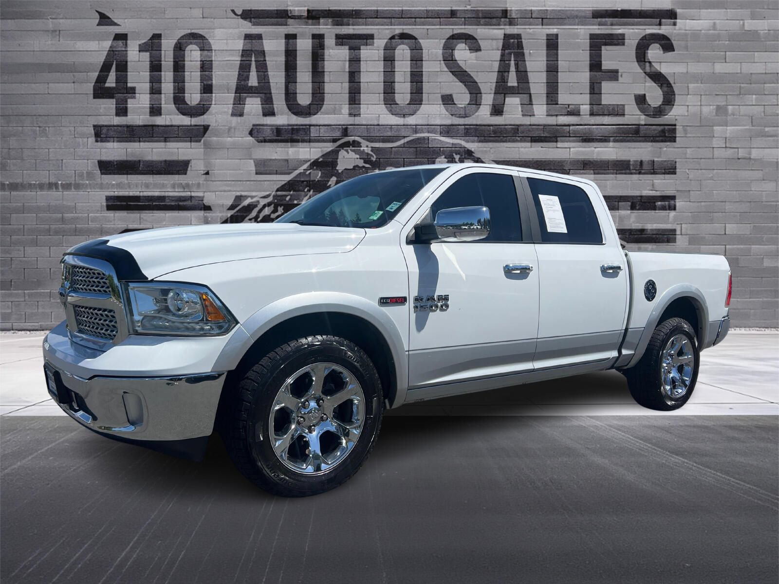 Used 2018 RAM 1500 Laramie AWD/4WD image 5