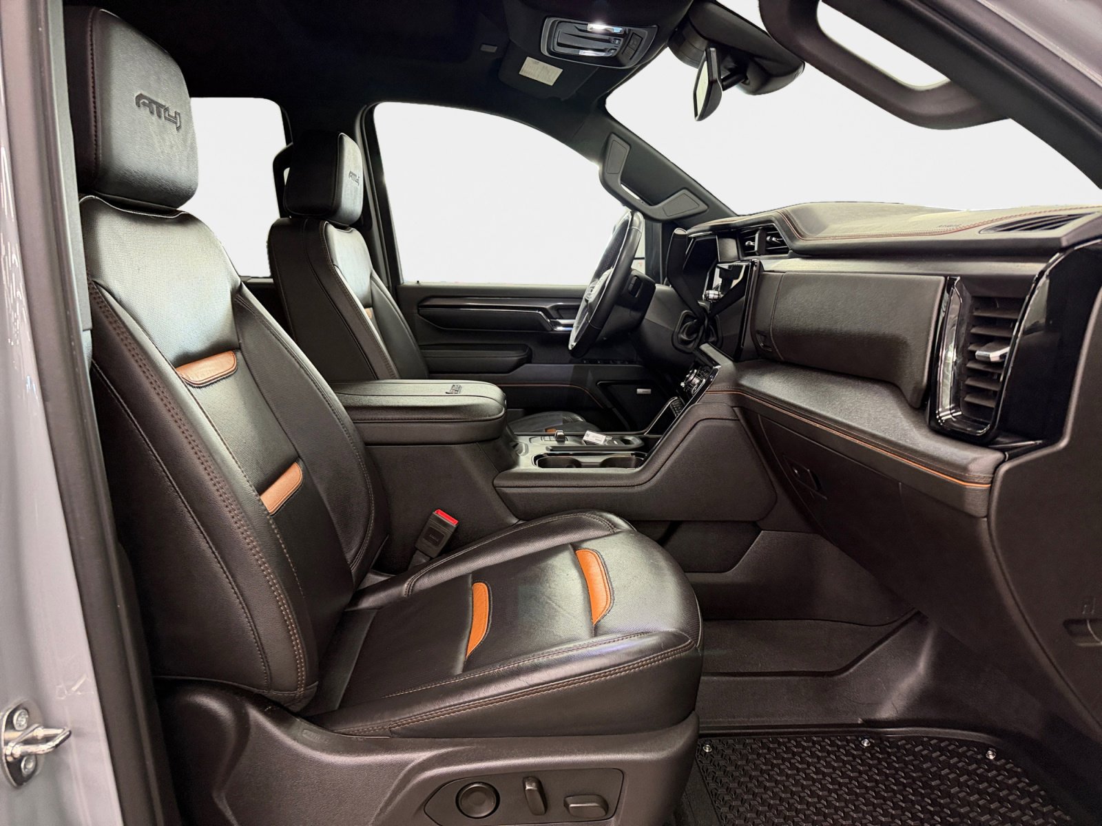 Used 2024 GMC Sierra 2500 AT4 AWD/4WD image 12