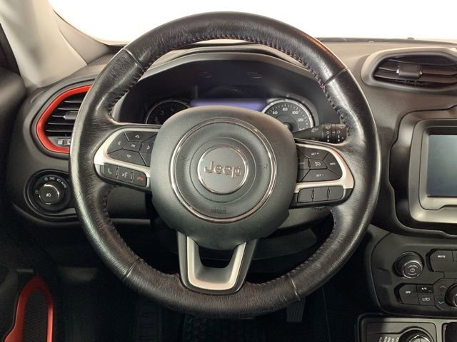 Used 2018 Jeep Renegade Trailhawk image 16