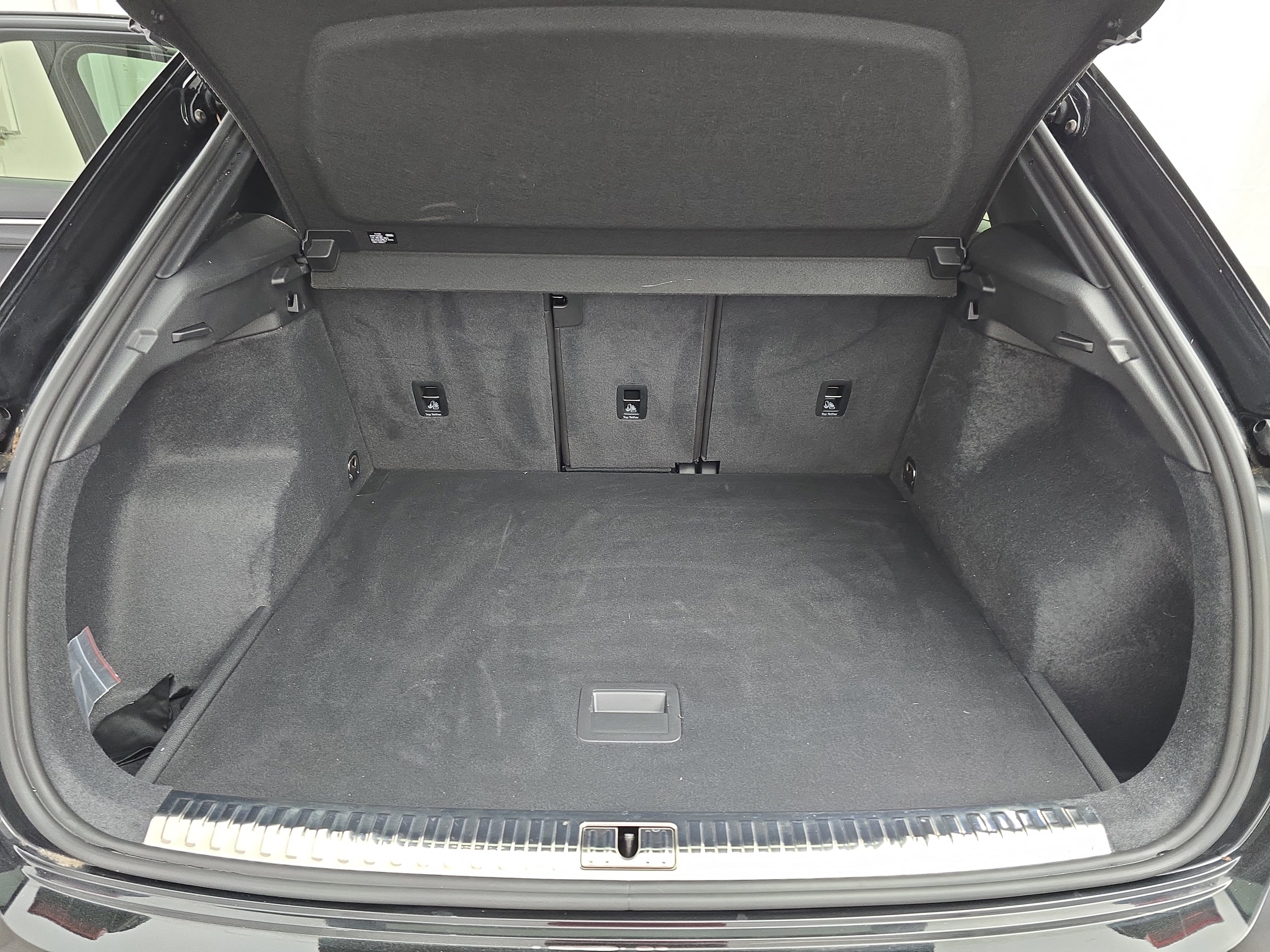 Used 2024 Audi Q3 2.0T Premium w/ Convenience Package image 12