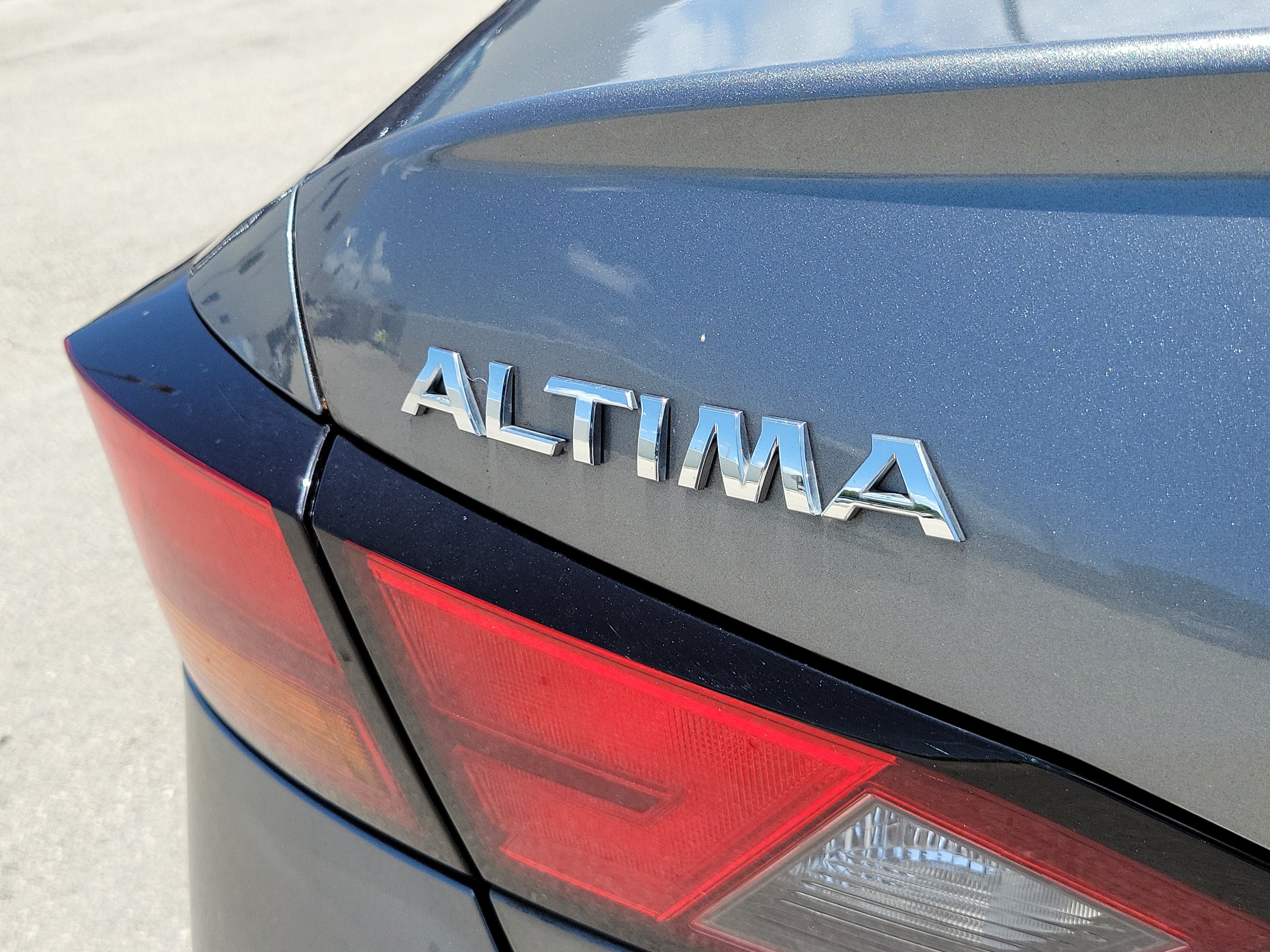 Used 2022 Nissan Altima 2.5 SV FWD image 29