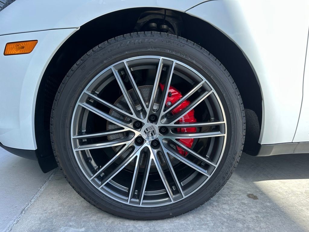 Certified 2025 Porsche Macan S image 41