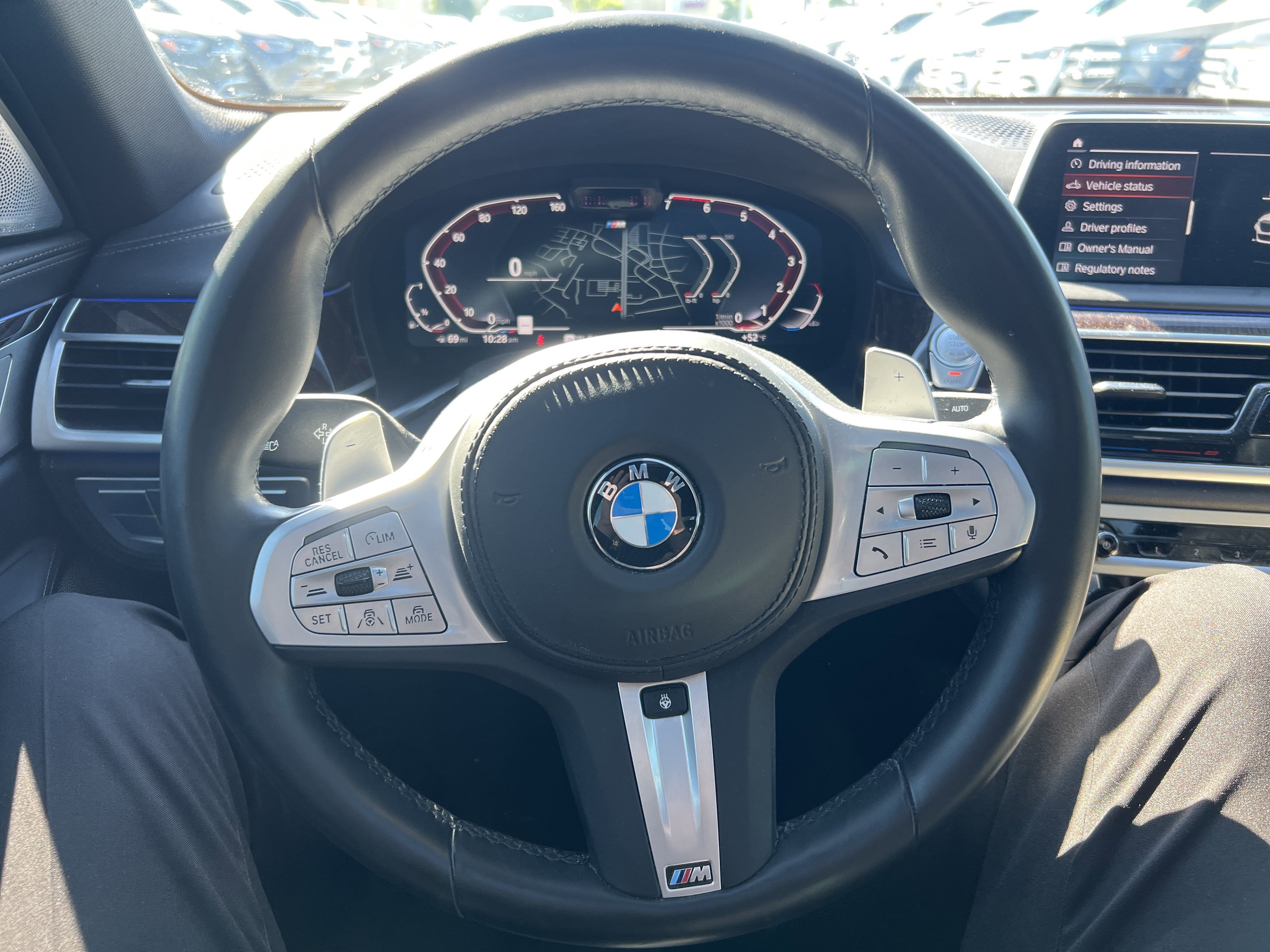 Used 2021 BMW 750i xDrive w/ Executive Package image 17