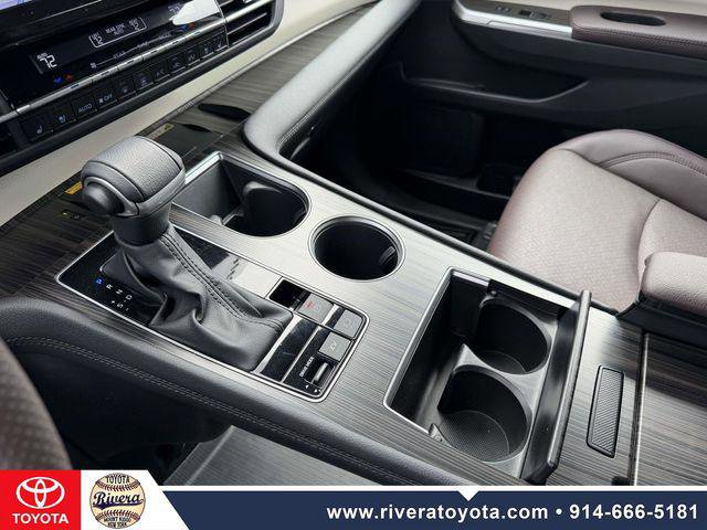 Certified 2024 Toyota Sienna Platinum image 20