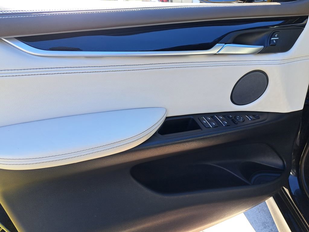 Used 2018 BMW X5 xDrive50i image 18