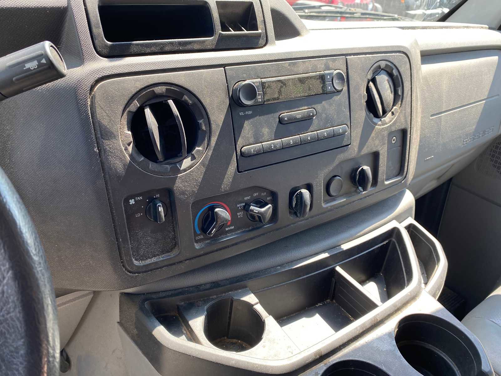 Used 2017 Ford E-450 and Econoline 450 Super Duty RWD image 9