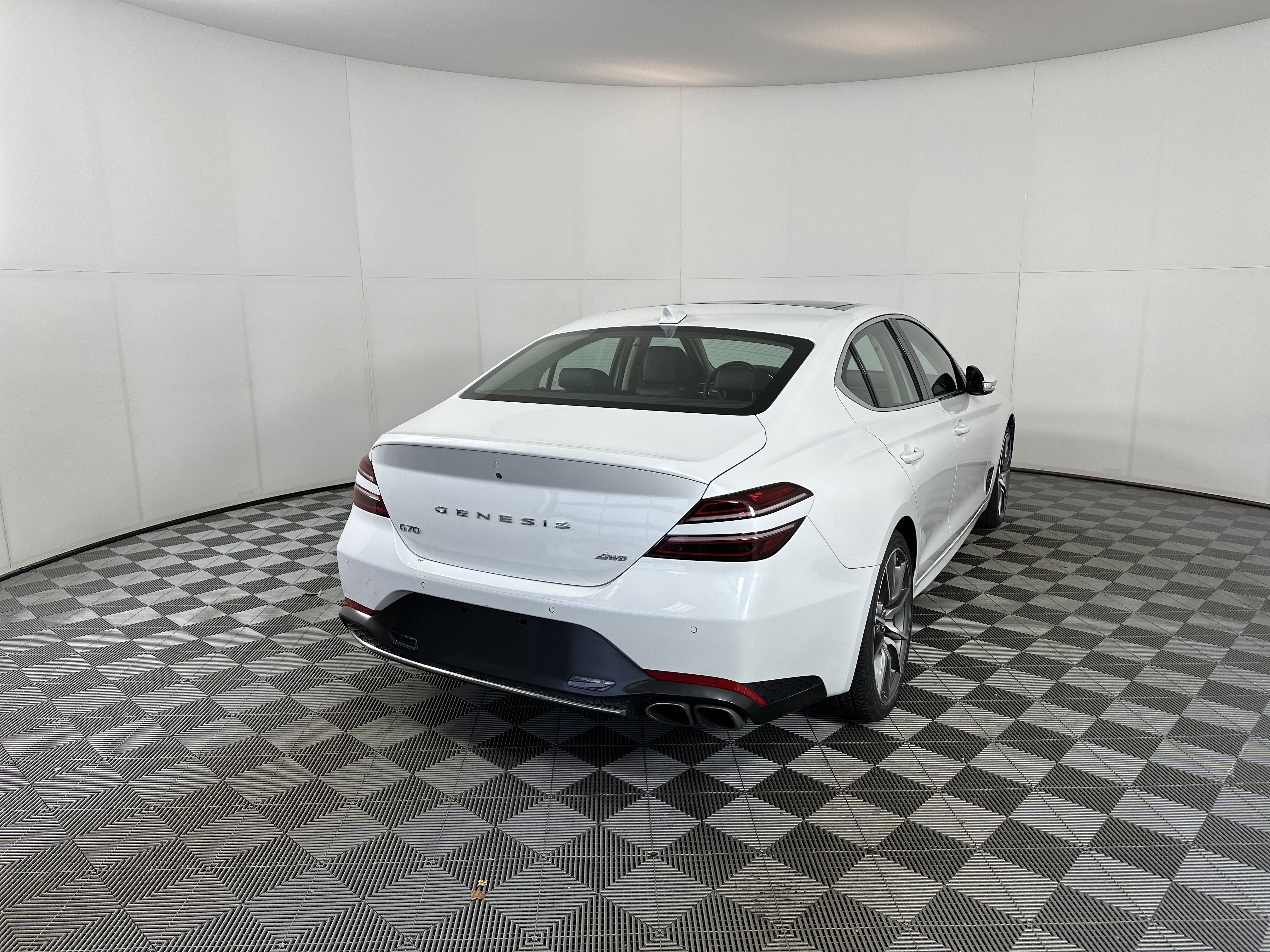Used 2022 Genesis G70 2.0T w/ Prestige Package image 10