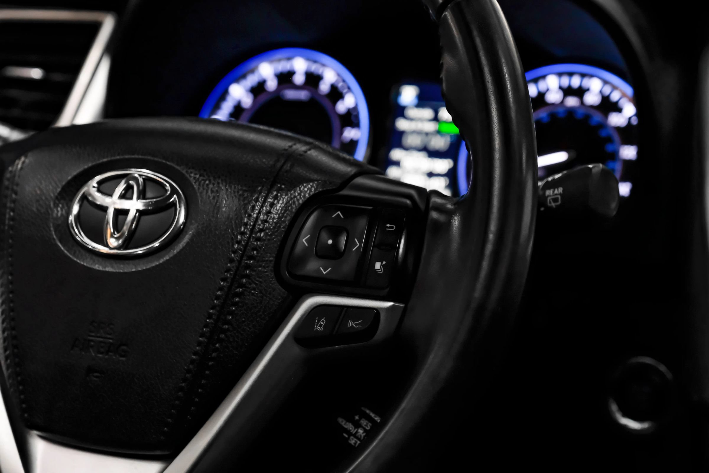 Used 2018 Toyota Highlander XLE FWD image 19