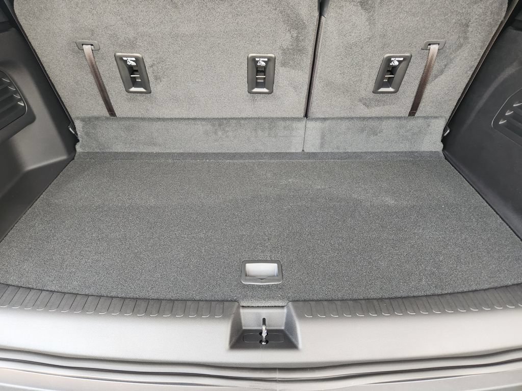 New 2026 Chevrolet Traverse LT w/ Driver Confidence Package FWD image 21