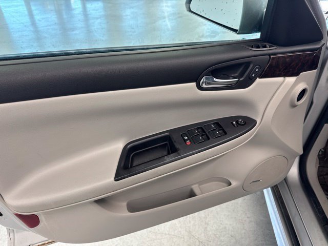 Used 2016 Chevrolet Impala LTZ FWD image 15