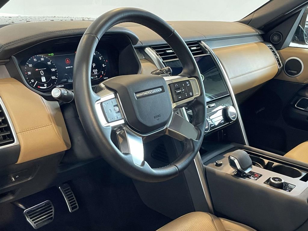 Used 2023 Land Rover Discovery S R-Dynamic image 13