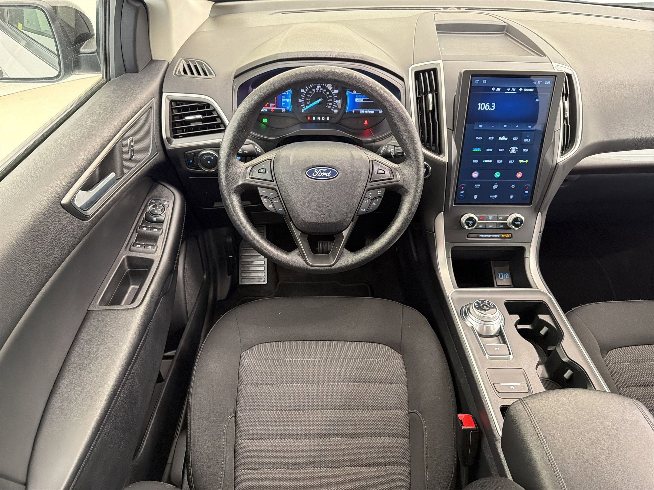 Certified 2024 Ford Edge SE w/ Black Appearance Package image 24