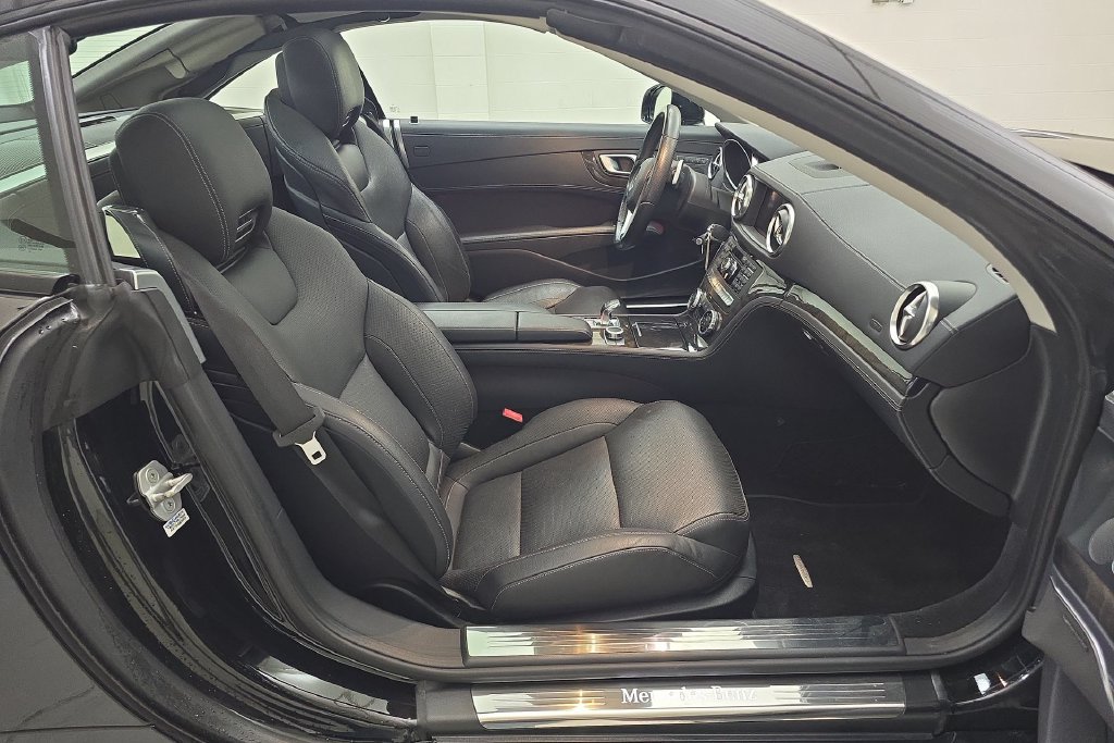 Used 2016 Mercedes-Benz SL 550 image 27