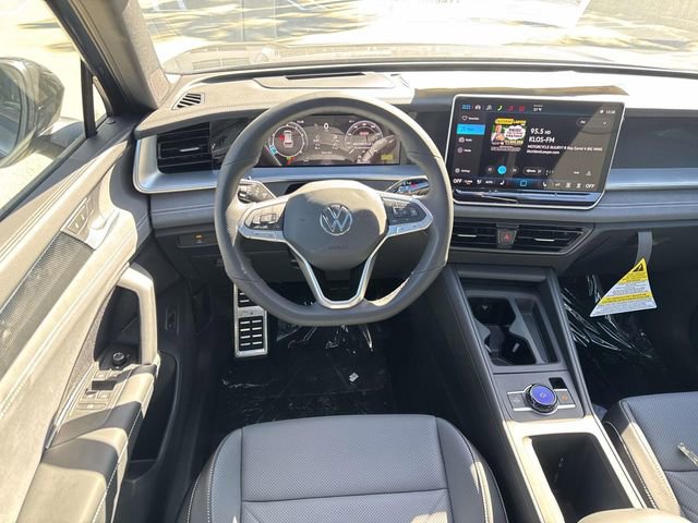 New 2026 Volkswagen Tiguan SE R-Line FWD image 8