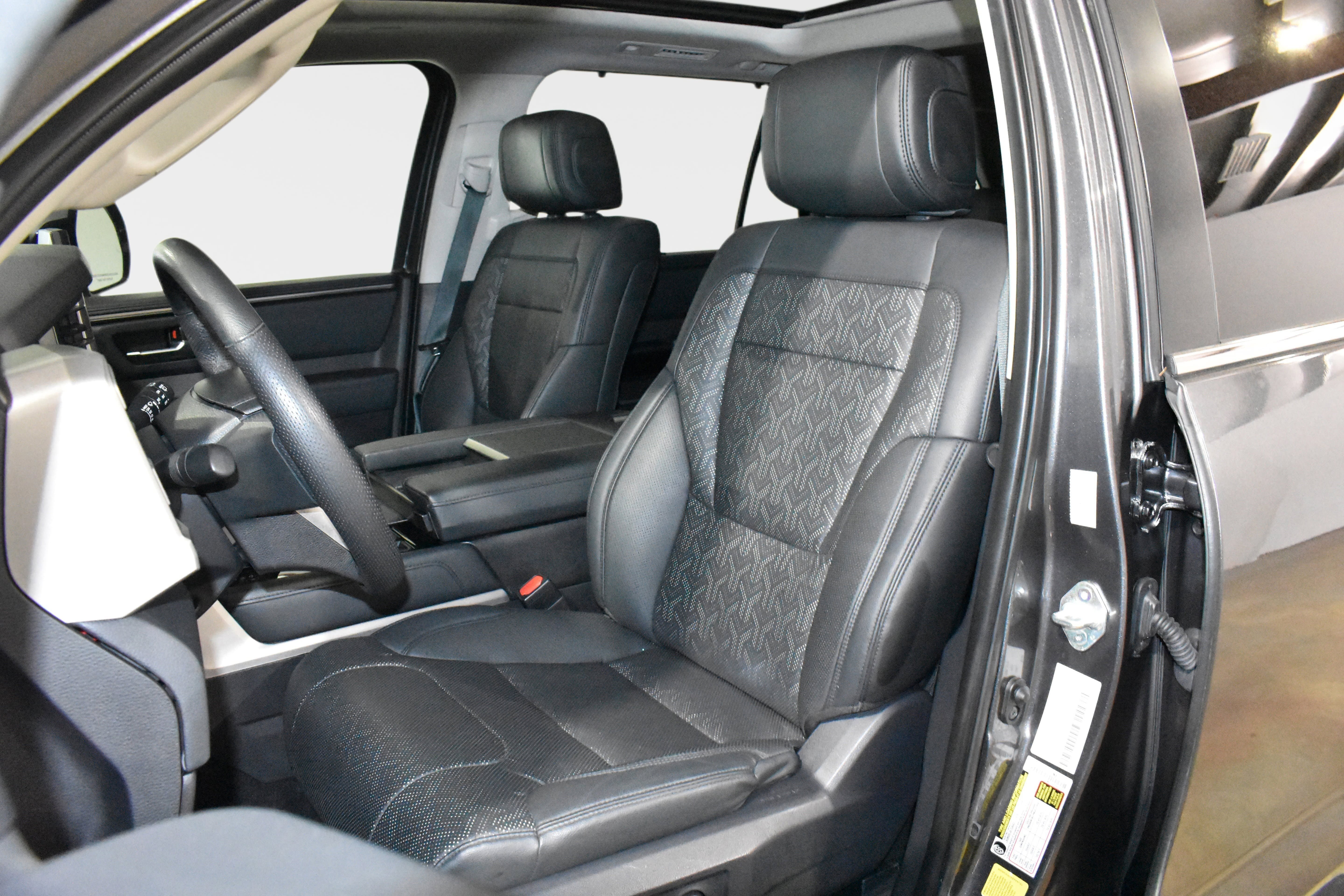 Used 2024 Toyota Sequoia Limited w/ Tow Technology Package AWD/4WD image 28