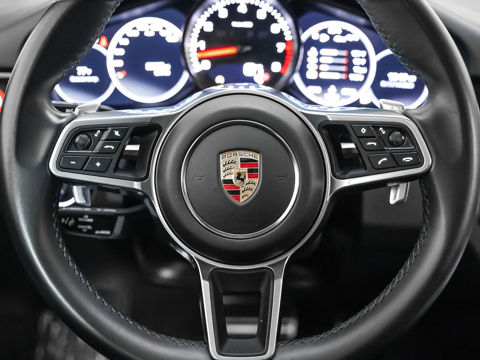 Used 2023 Porsche Cayenne S w/ Premium Package image 17