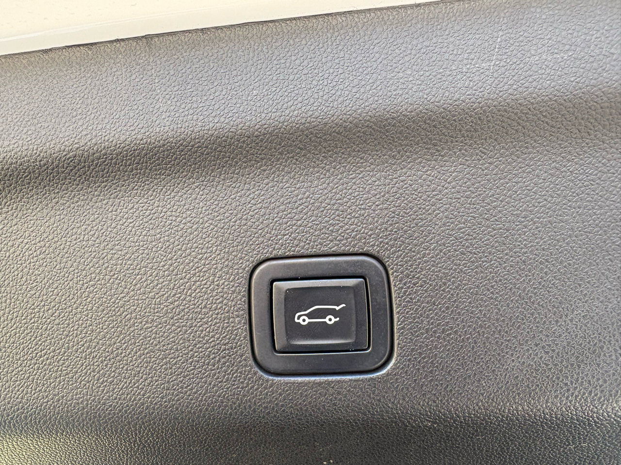 Used 2022 Chevrolet Tahoe LT image 5