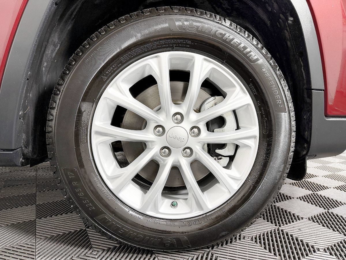 Used 2021 Jeep Cherokee Latitude AWD/4WD image 24