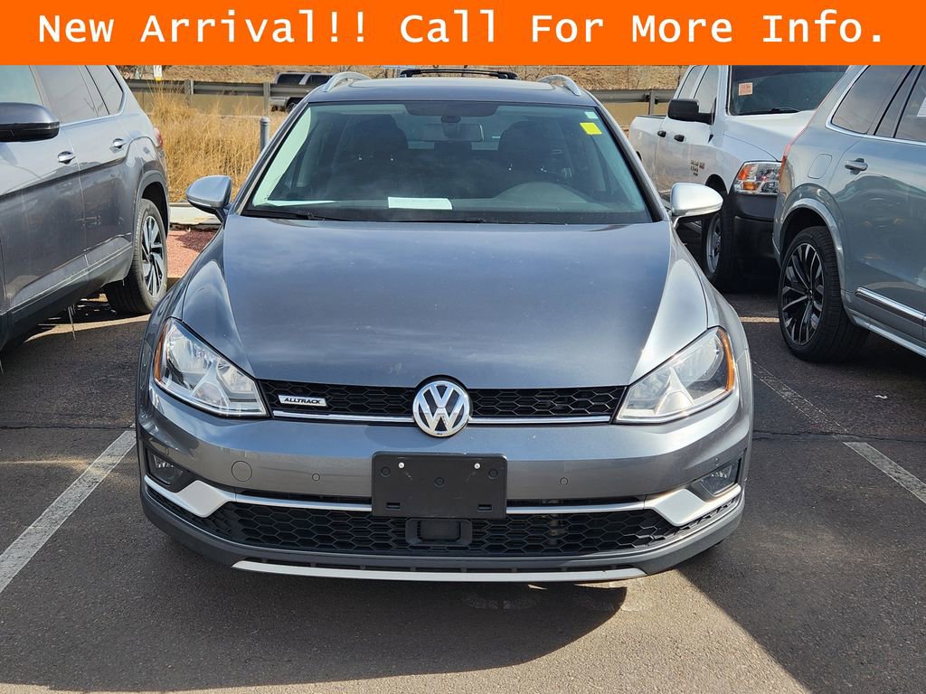 Used 2017 Volkswagen Golf Alltrack SE image 2