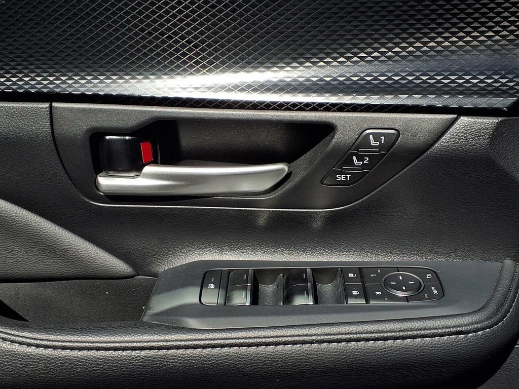 Certified 2025 Toyota Grand Highlander AWD Hybrid image 19