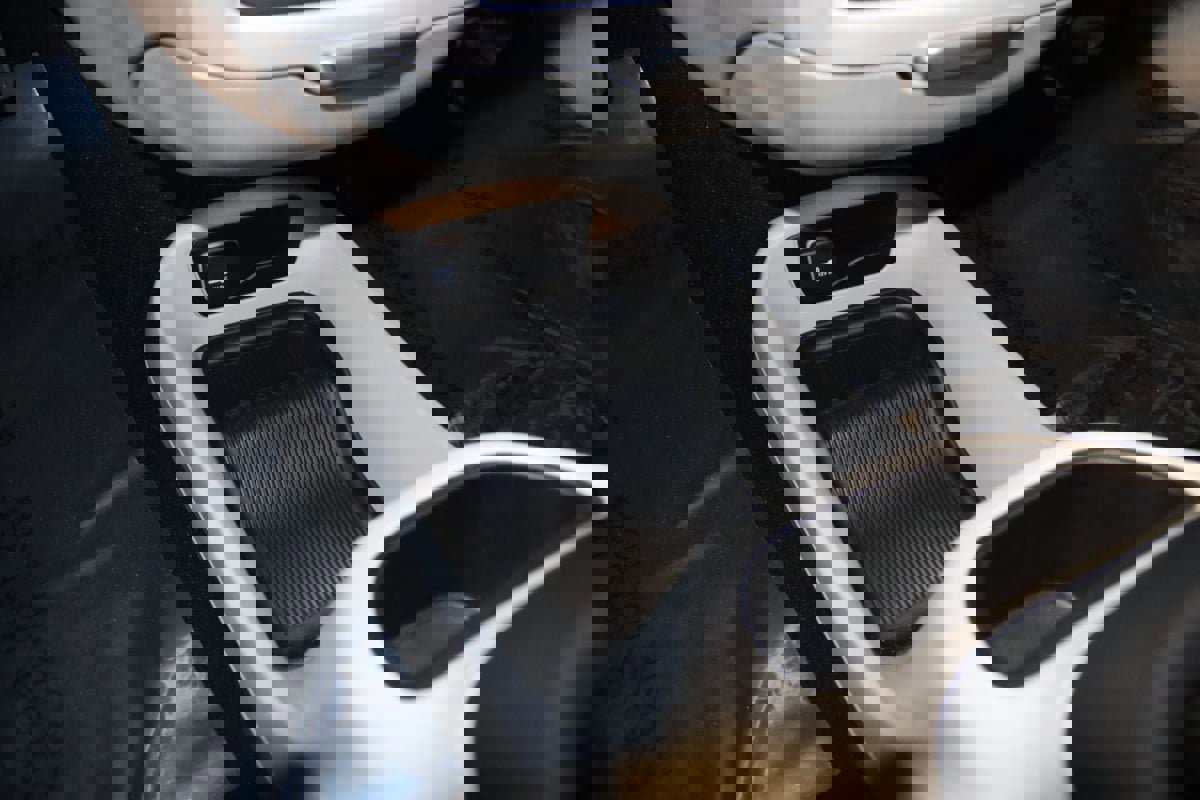 Used 2024 Chrysler Pacifica Touring-L image 41