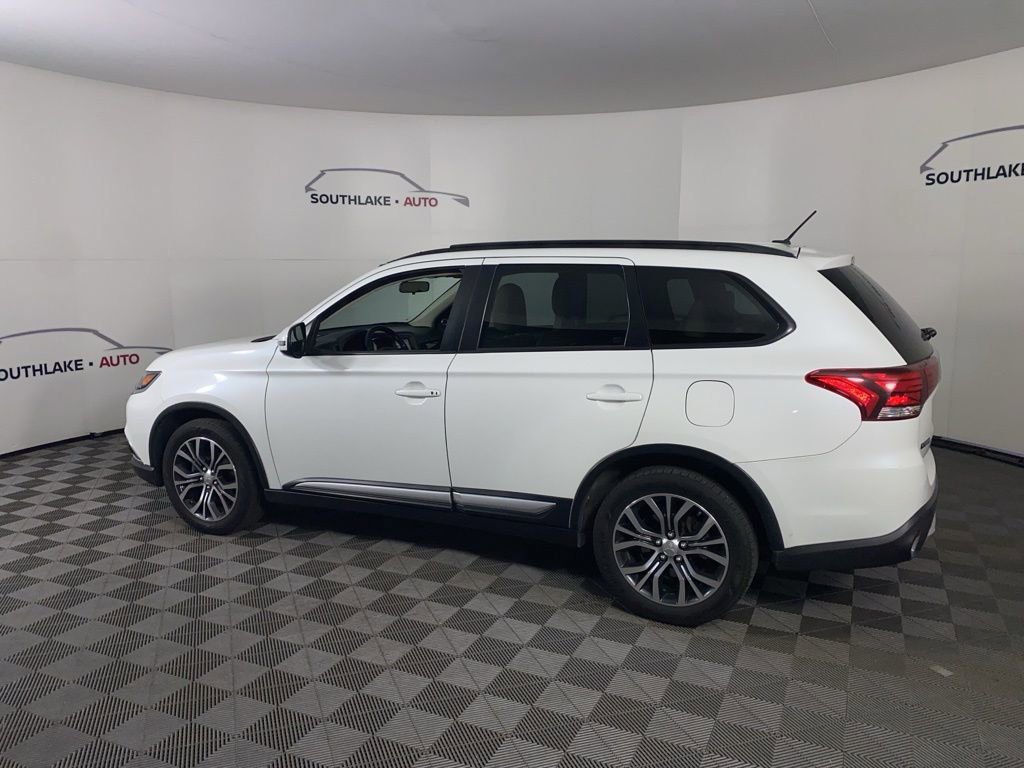 Used 2016 Mitsubishi Outlander SEL image 7