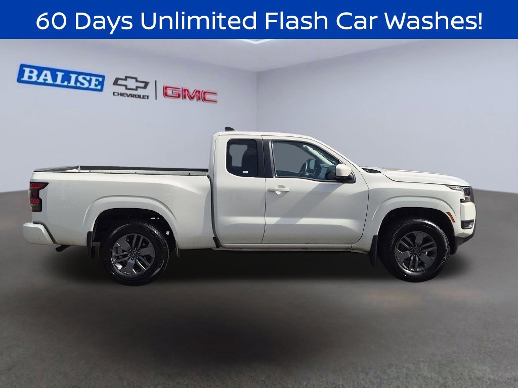 Used 2025 Nissan Frontier SV AWD/4WD image 3