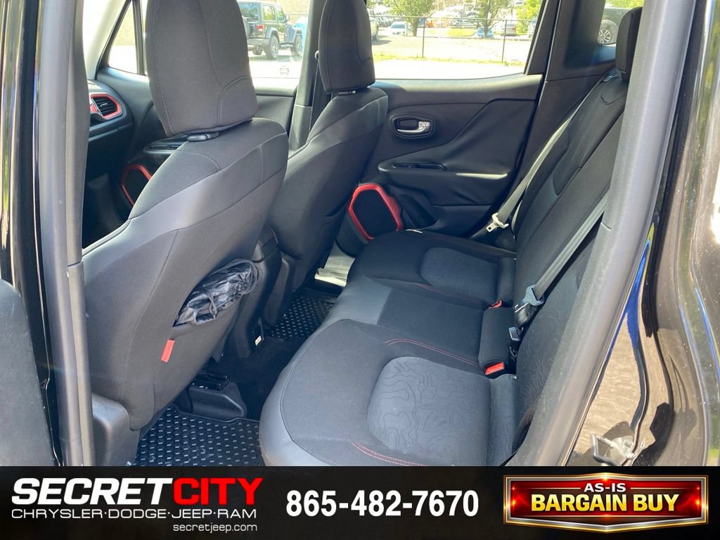 Used 2015 Jeep Renegade Trailhawk AWD/4WD image 11