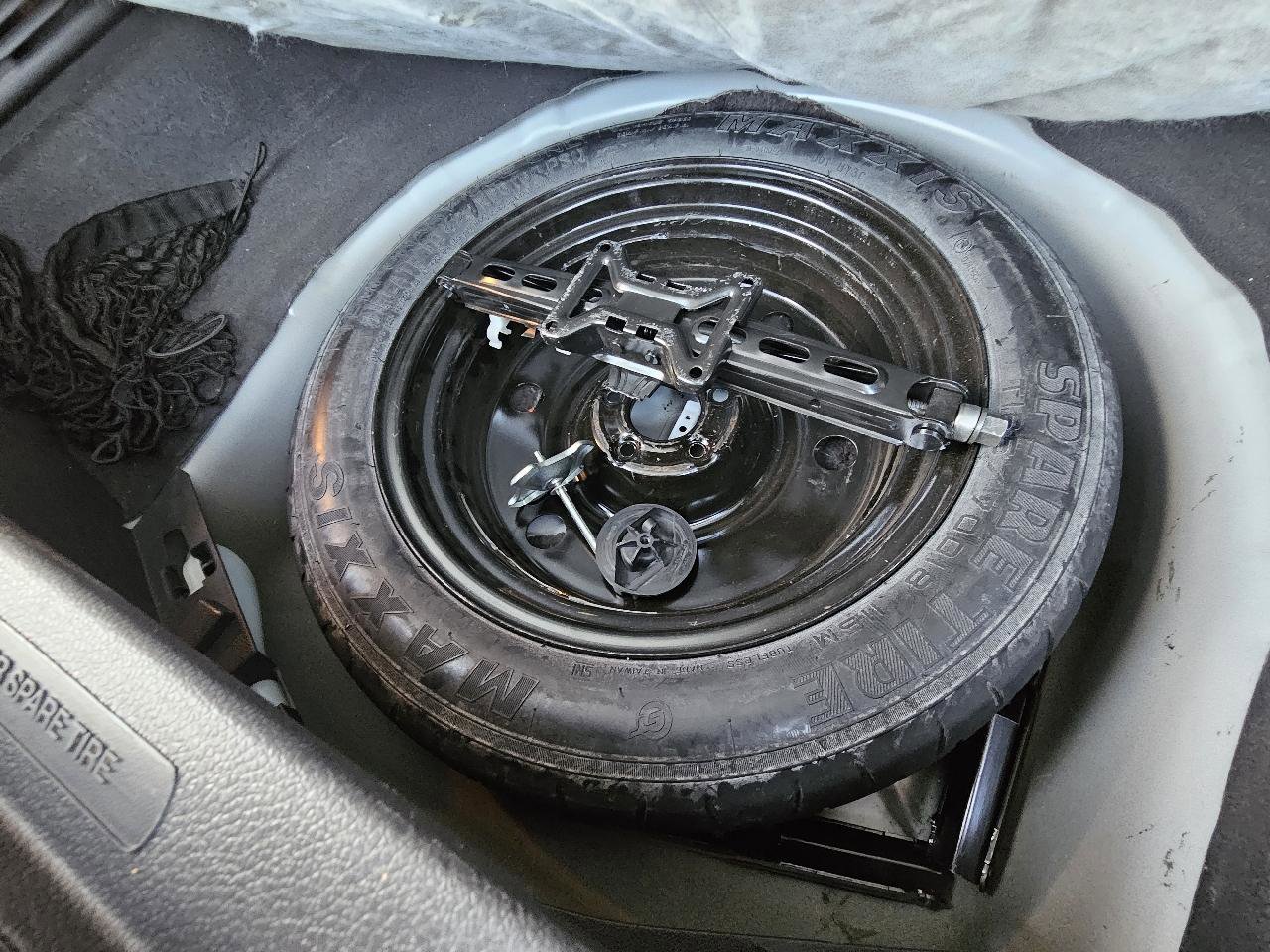 Used 2015 Ford Explorer Limited w/ Equipment Group 302A FWD image 25