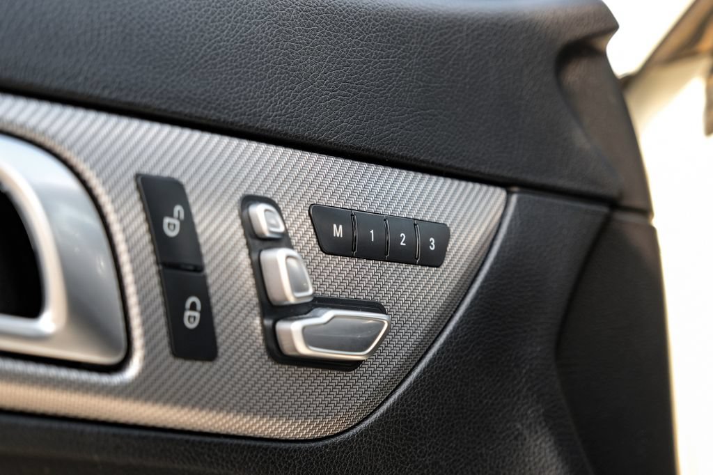 Used 2017 Mercedes-Benz SLC 300 image 37