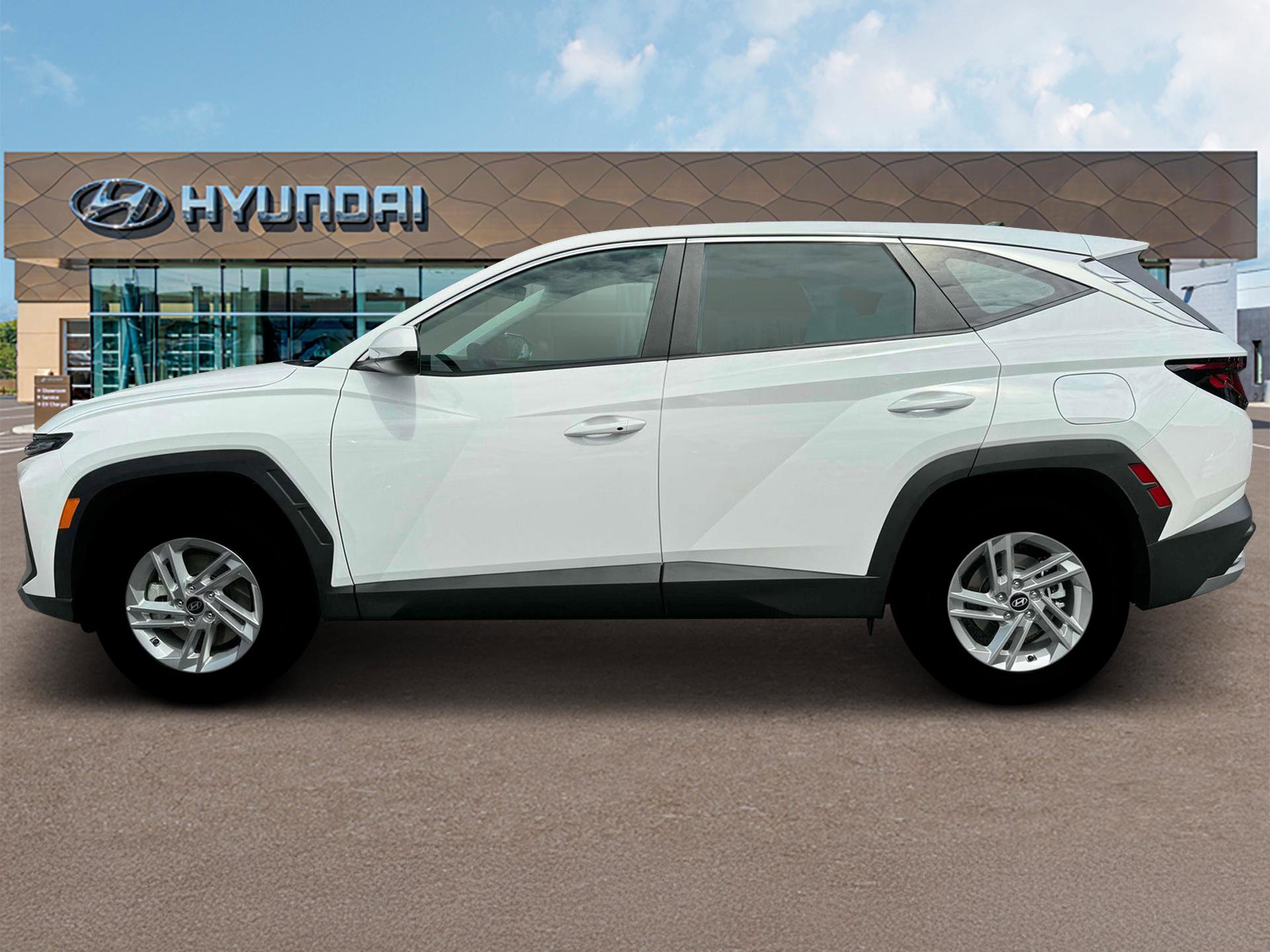 New 2025 Hyundai Tucson SE image 3