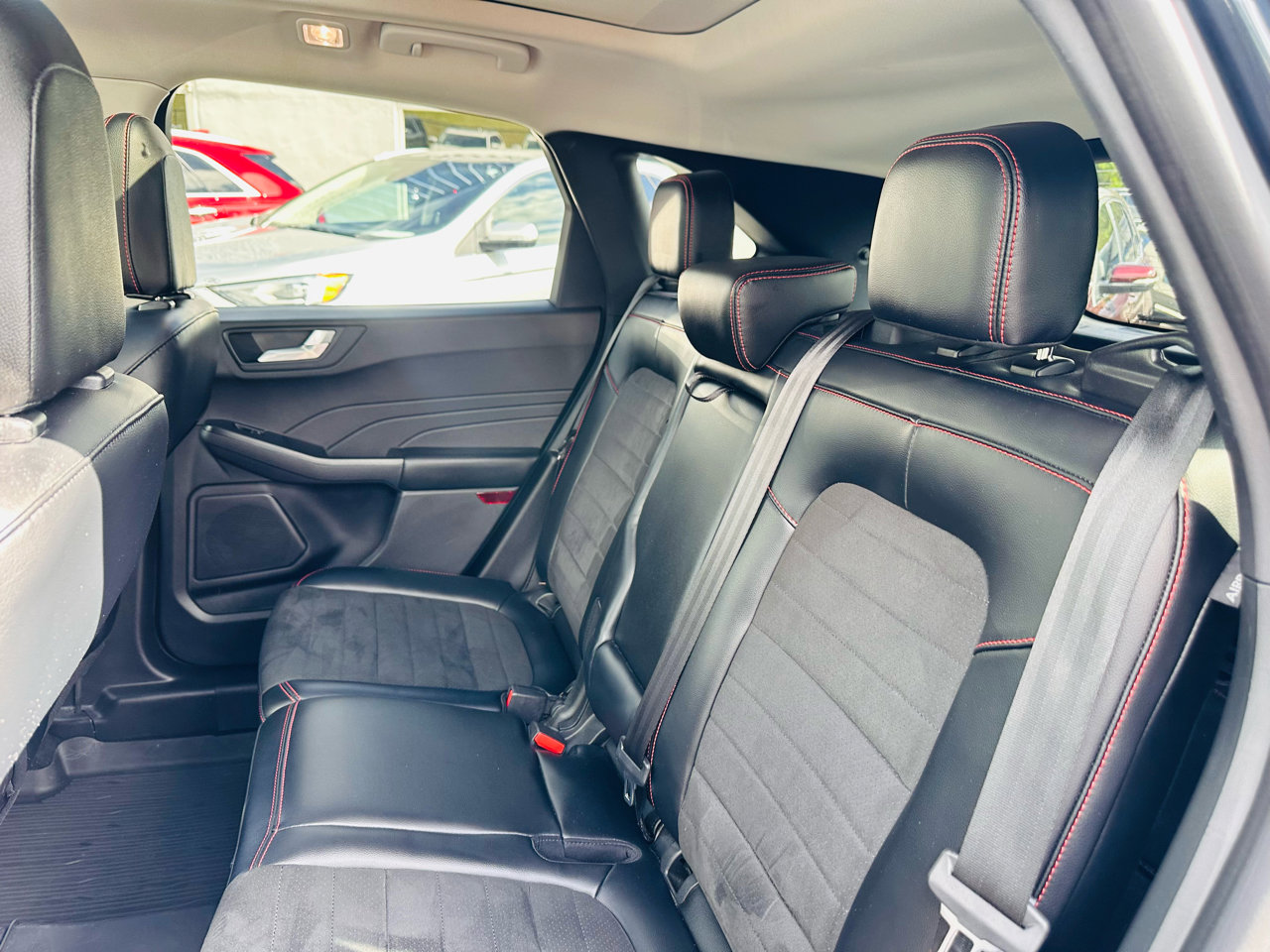 Used 2022 Ford Escape SEL w/ SEL Stealth AWD Package image 34