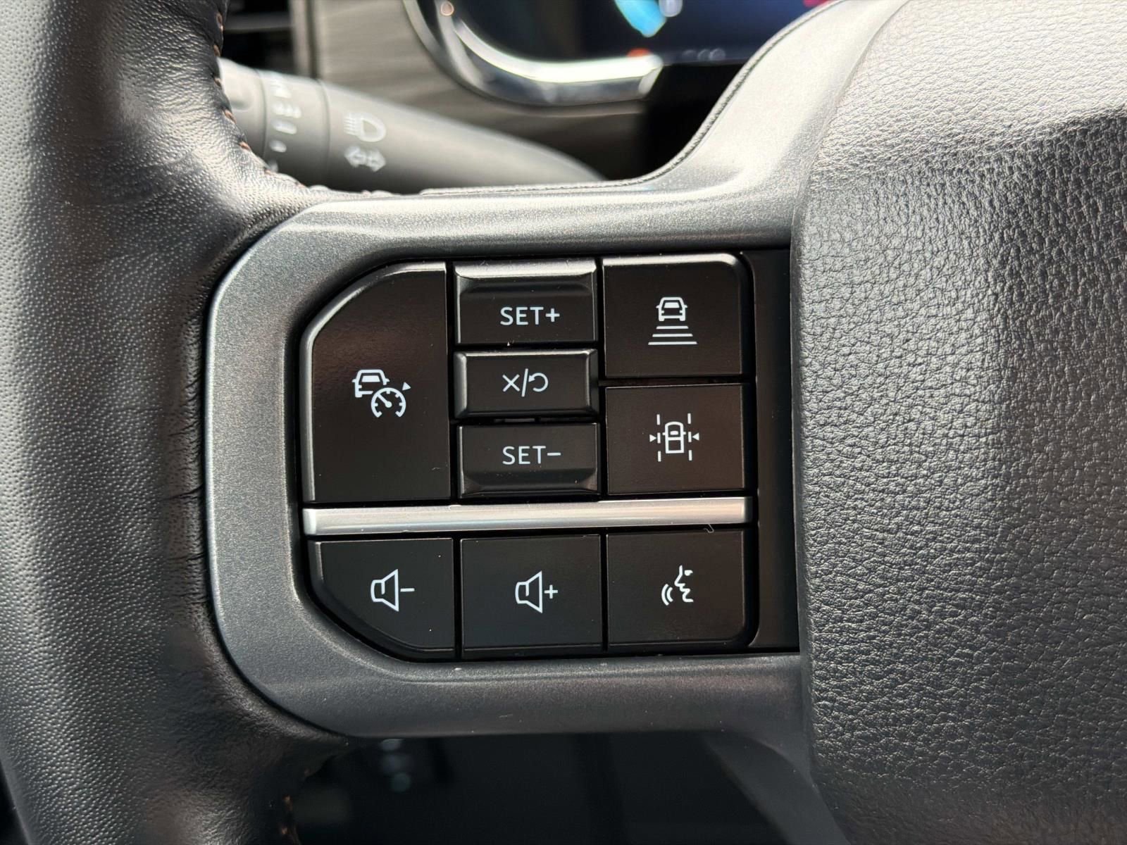 Used 2024 Ford F150 Lariat w/ FX4 Off-Road Package image 30