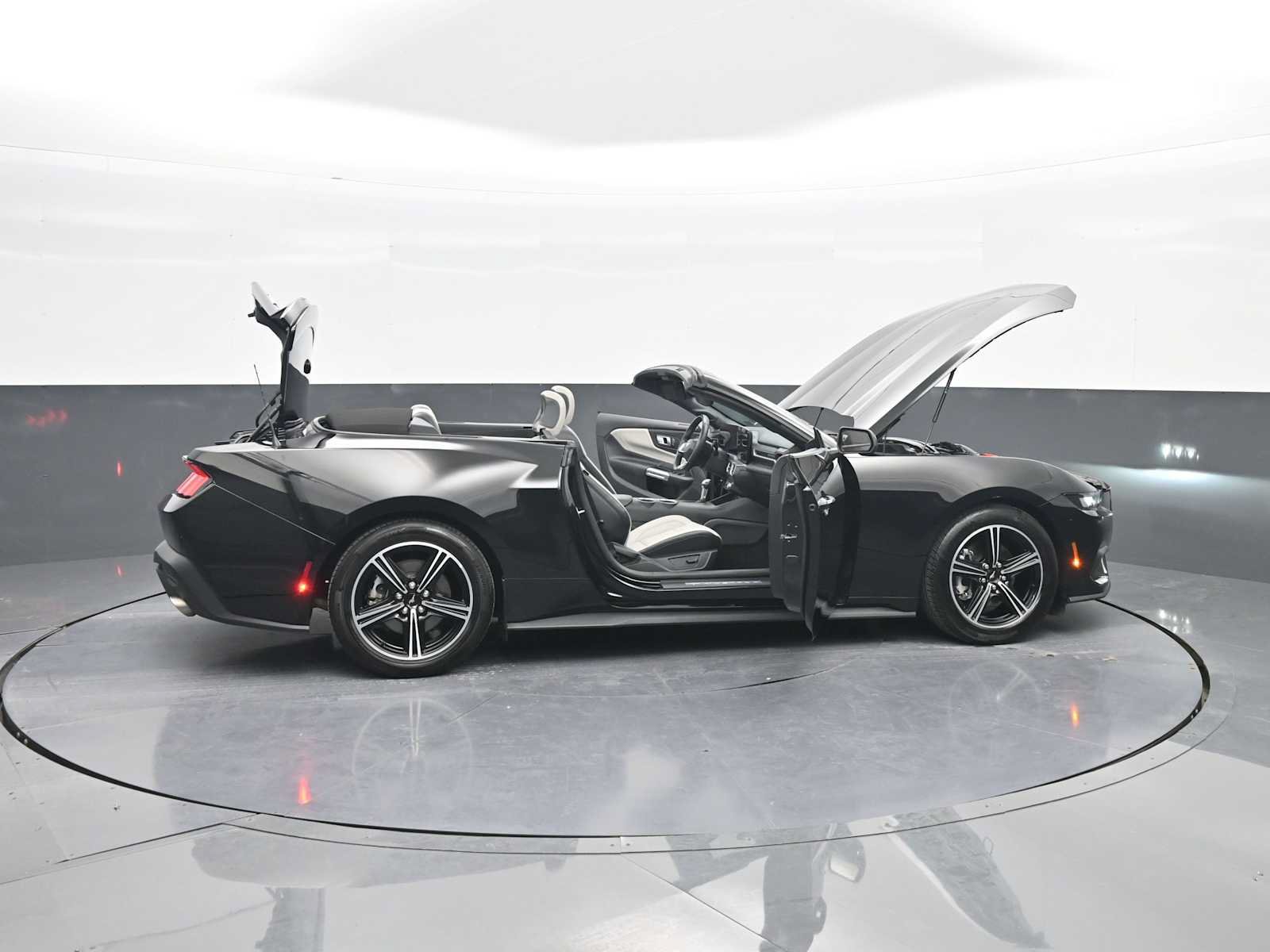 Used 2025 Ford Mustang Premium RWD image 44
