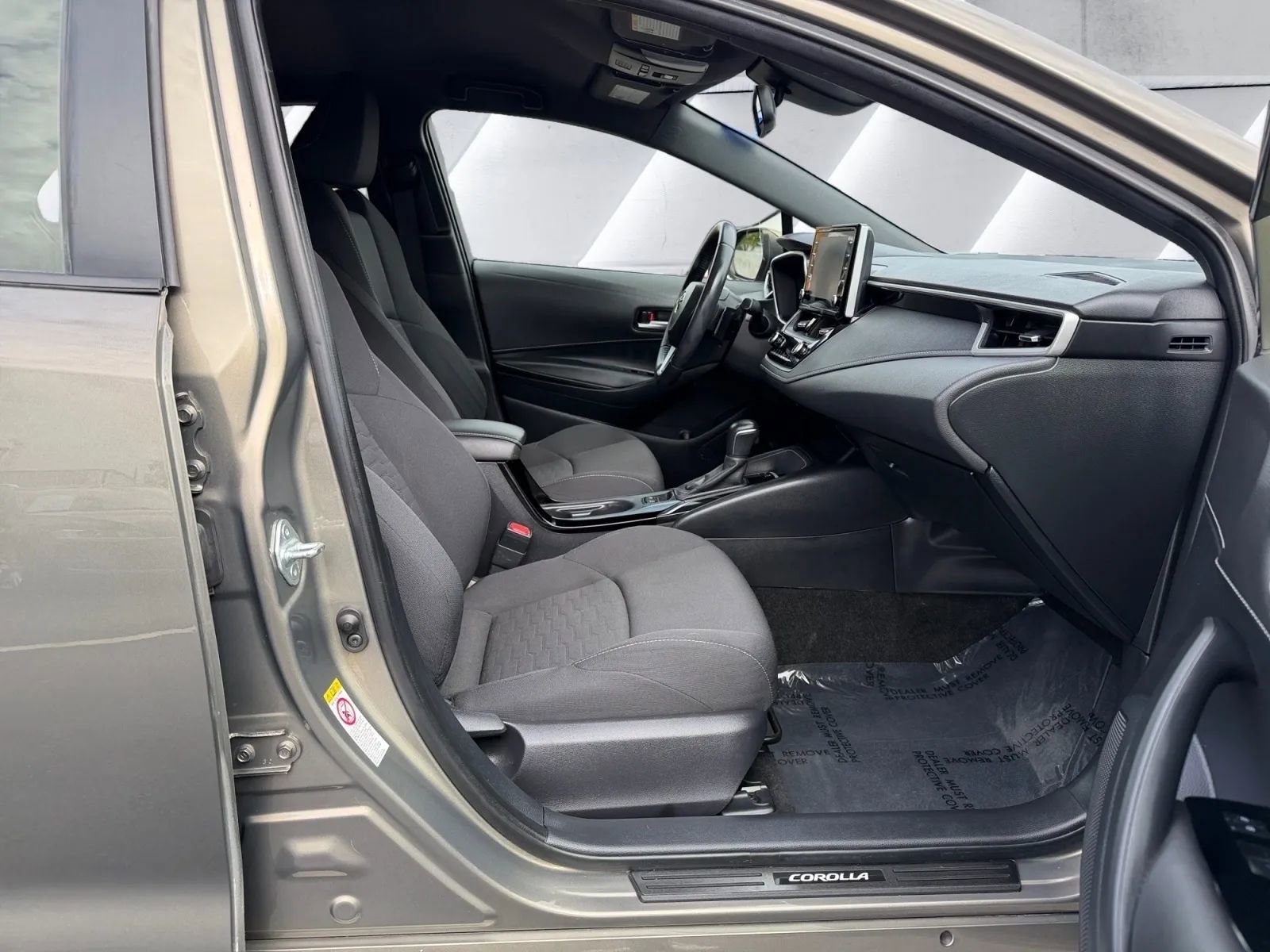 Used 2019 Toyota Corolla SE w/ Carpet Mat Package image 13
