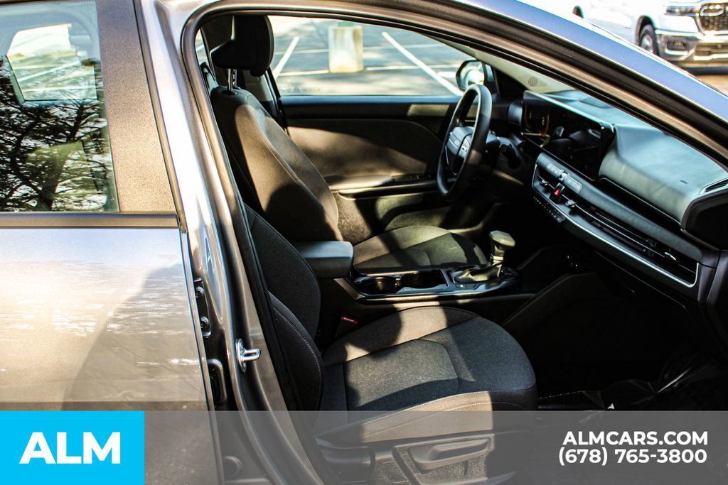 Used 2025 Kia K4 LXS image 21