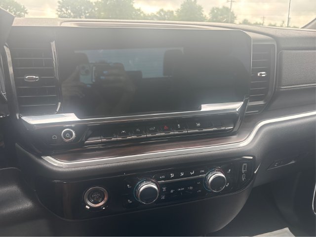 Used 2024 GMC Sierra 1500 SLT AWD/4WD image 14