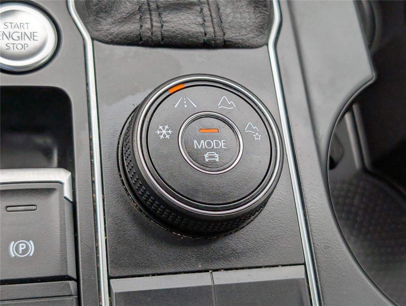 Used 2019 Volkswagen Atlas SE w/ Panoramic Sunroof Package AWD/4WD image 27