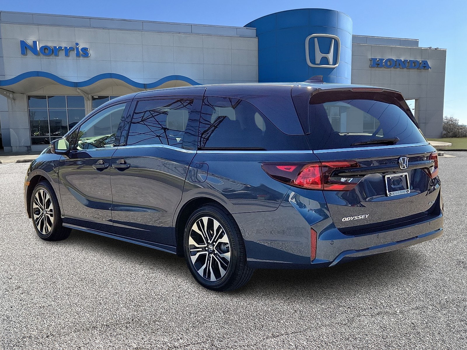 New 2027 Honda Odyssey Elite image 3