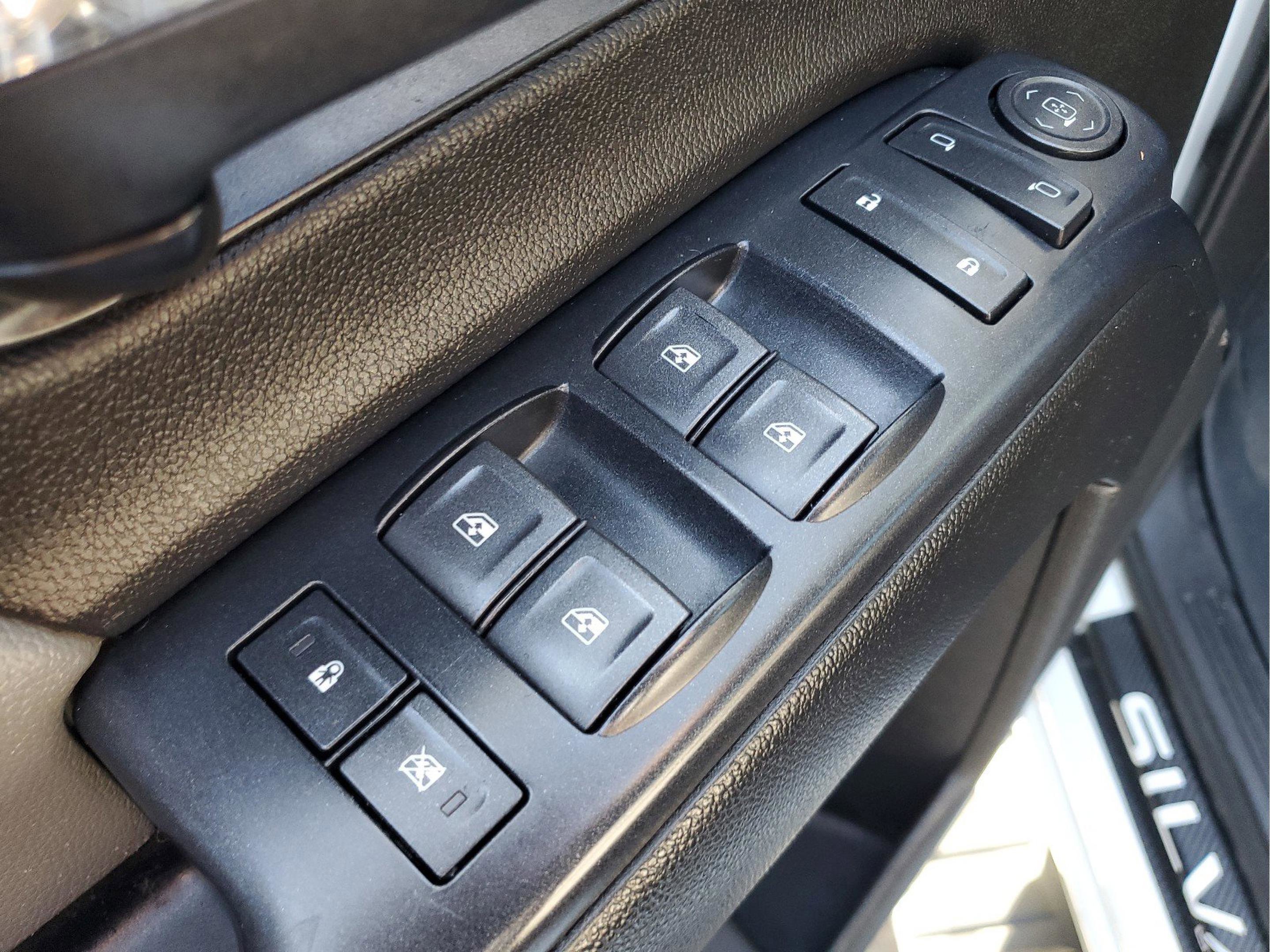 Used 2018 Chevrolet Silverado 1500 Custom w/ Custom Value Package image 13